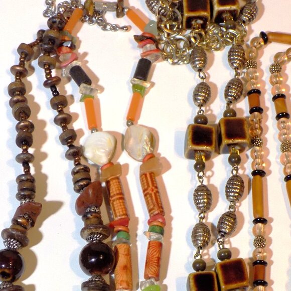 Lot 13 Vintage Bohemian Necklaces Bundle. Wood Glass Ceramic Shell Semi-Precious - Picture 11 of 13